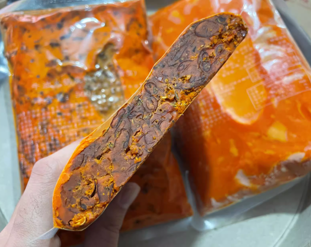 浓香型牛油底料 醇⾹ ⾹辣四溢 500g*30袋/件