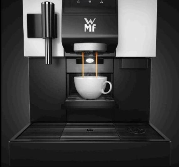 WMF1100S 全自动研磨一体机 小体积大功能 从豆到杯 功率/电压:2300W/220V 进水方式:水箱4.5L/自动(可选) 尺寸:32.5*56.1*55.6cm